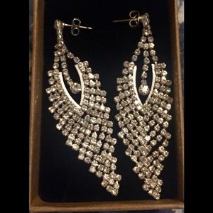 NWOT Rhinestone chandelier tassel earrings